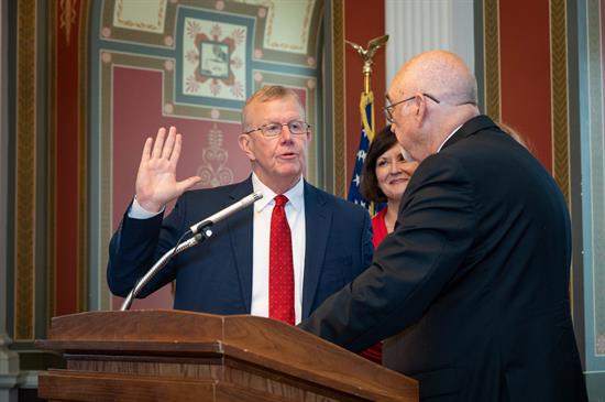 Mike Ezell Takes the Oath of Office